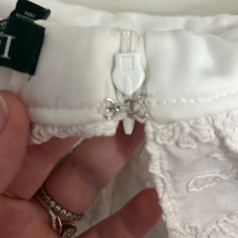 EUC Lauren Ralph Lauren Off the Shoulder White with floral design Dress Size 14P - Picture 7 of 7